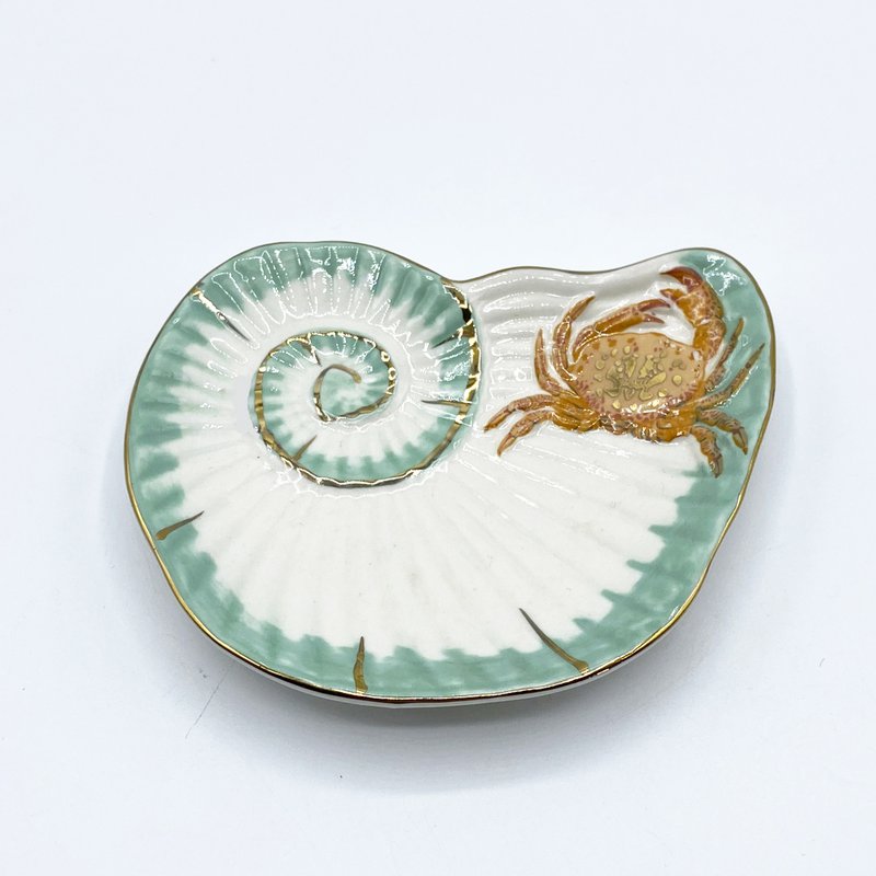 Coral Seashell & Crab Dish