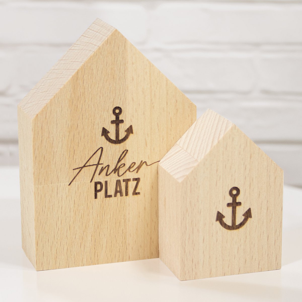 Large decorative wooden house anchorage made of sustainable beech wood