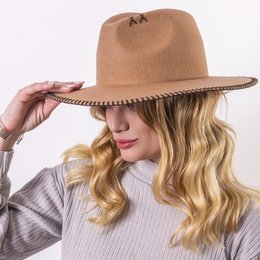CAPPELLO IN FELTRO A TENDA LARGA - uncinetto