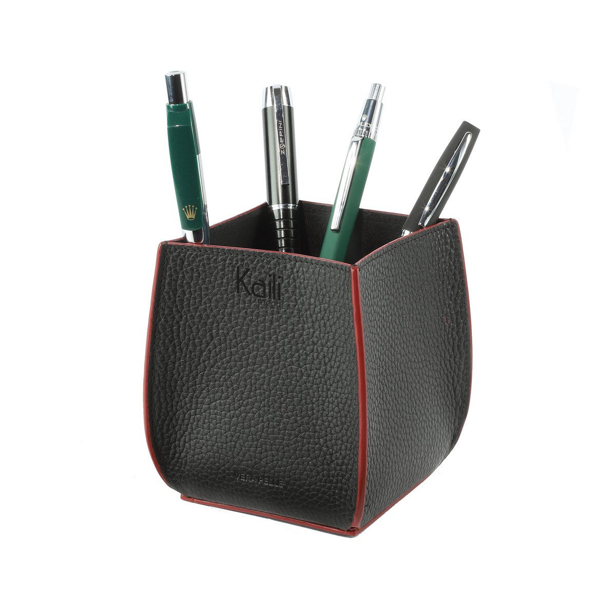 K0032AB | Bureaupenhouder van echt leer, volnerf, dollargrain. Zwarte kleur met rode randen. Afmetingen: 8,5 x 8,5 x 12 cm Verpakking: Geschenkdoos onder/deksel