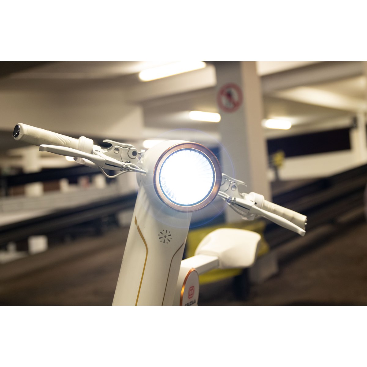 The Official Exclusive Cruzaa E-Scooter Racing White