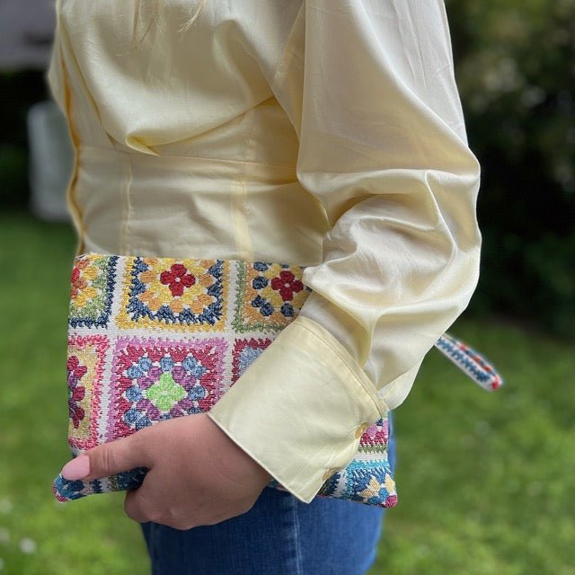 Granny Square cosmetic bag