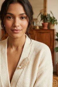 Elegant brooches