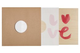 Poster 33T/12 inch in hout p.geschilderde woorden liefde