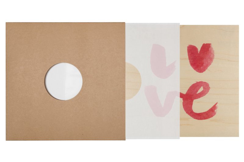 Poster 33T/12 inch in hout p.geschilderde woorden liefde