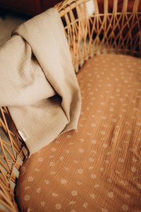 TISU bassinet sheet, Caramel Daisy