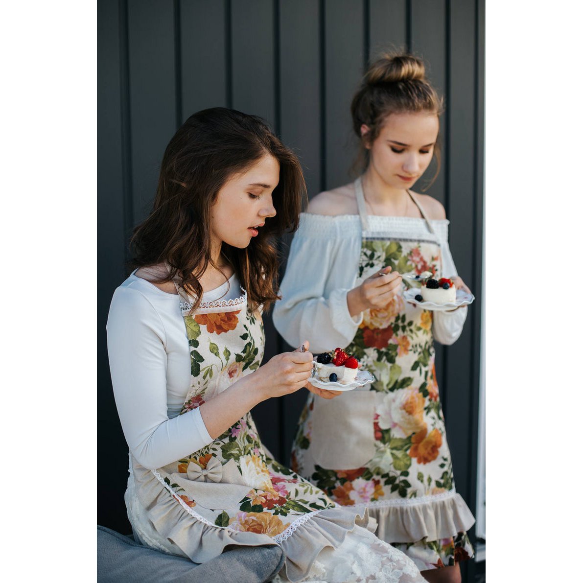 Ladies Apron with Ruffles, Poly-cotton Mix, Printed | Flower Big