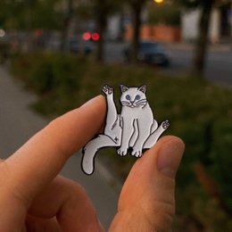 Enamel Pin "Sitting Cat"
