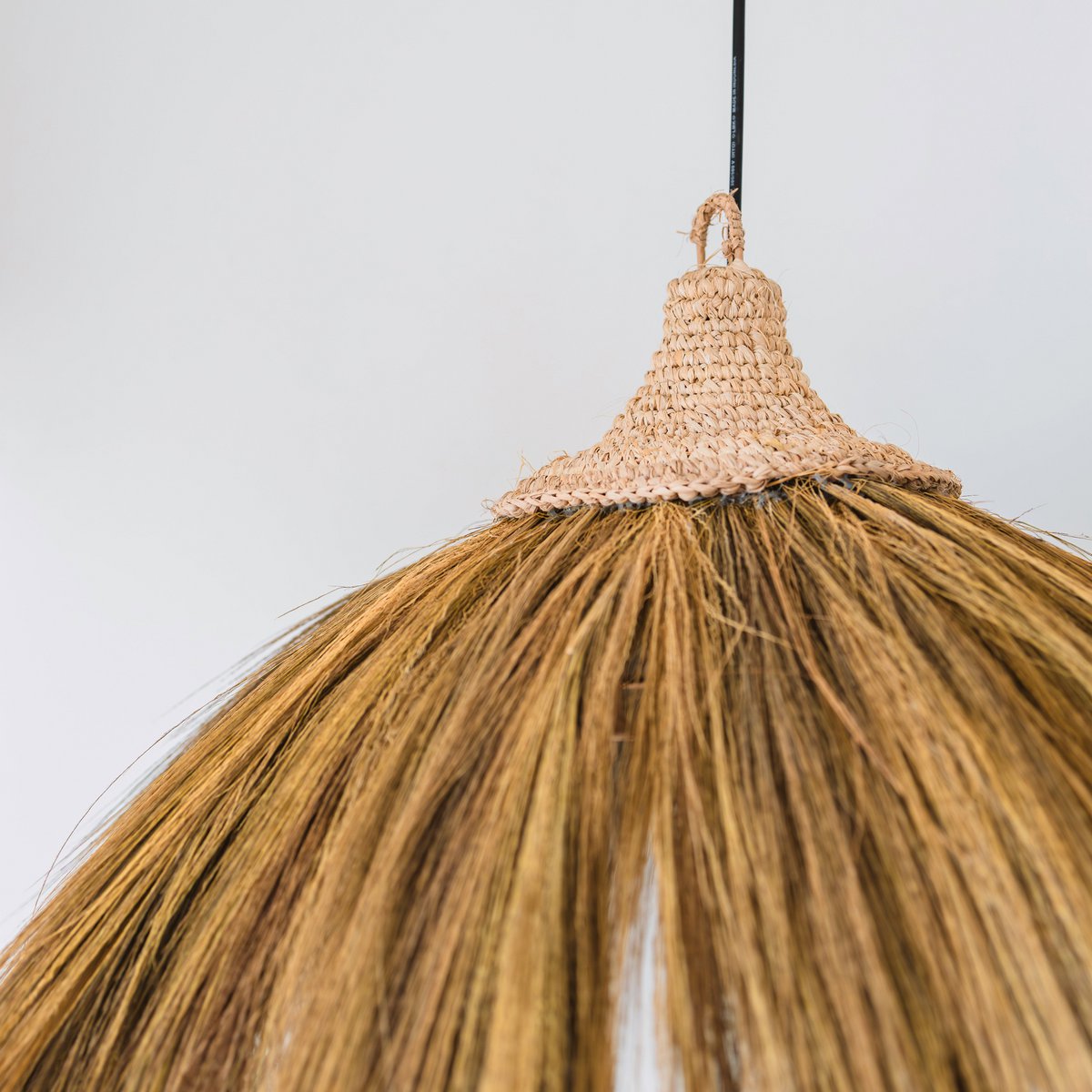 Pantalla Grande de Hierba Marina – Lámpara Colgante Natural con Flecos – Lámpara Colgante Boho – Lámpara Colgante Tropical Hecha a Mano MAWANA (Ø 53 cm)