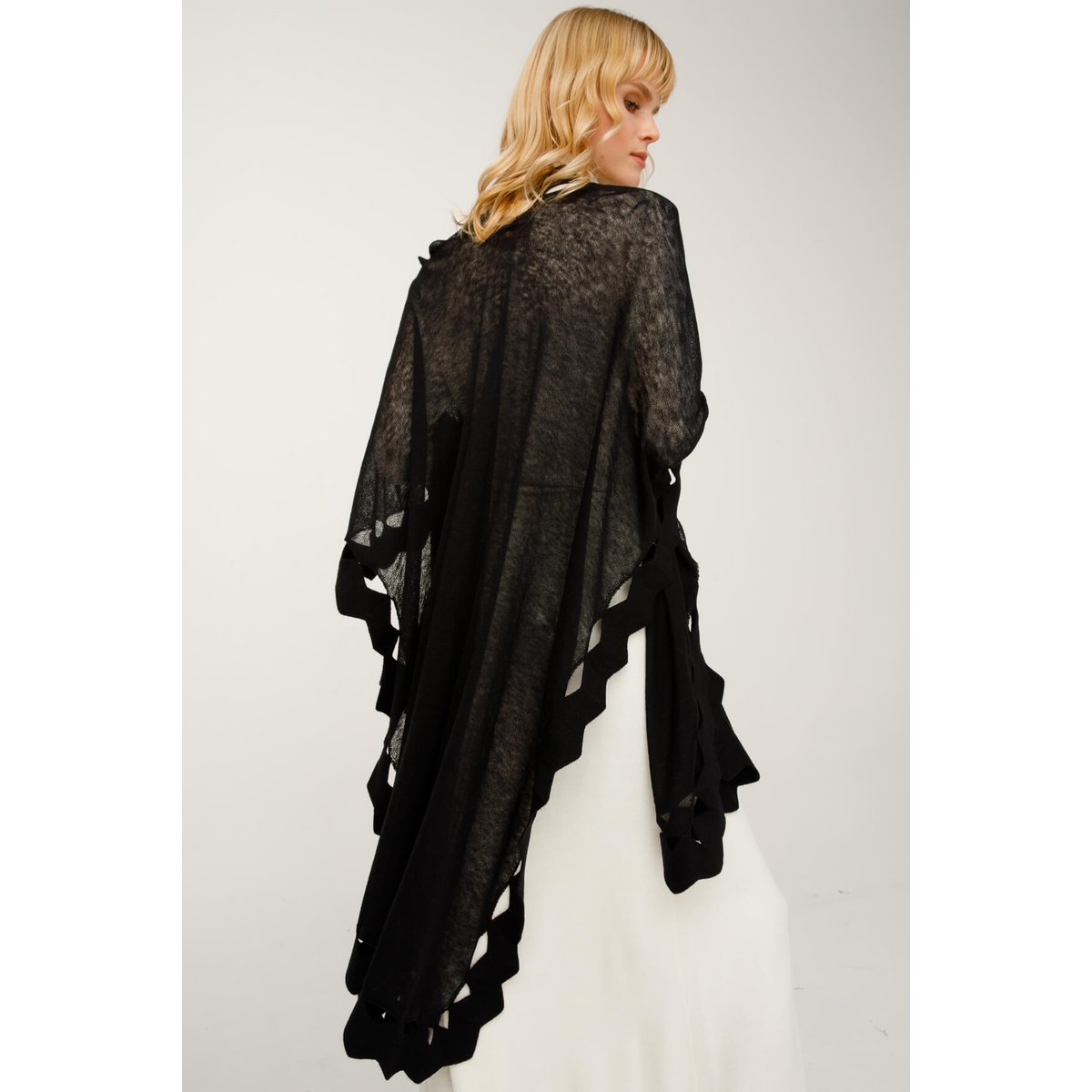 Caria Poncho Black