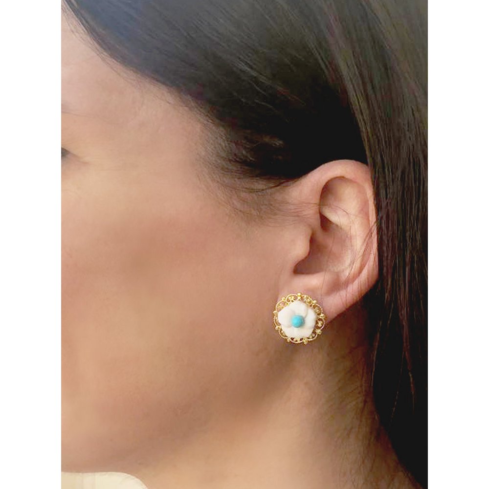 Bloemblaadjes oorbellen met turquoise