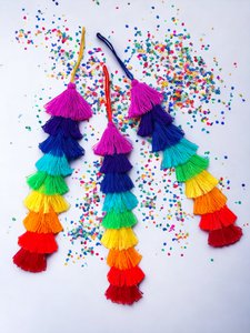 Regenbogen-Quasten-Anhänger