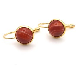 Leverback stainless steel earring with 10 mm cabochon