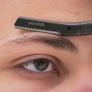 Metal Eyebrow Razor | incl. 4 blades | 2 colors
