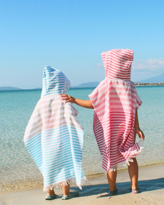 RĘCZNIK TO GO PLAYA KIDS Bawełniane ponczo plażowe 60x48 cm | Szybkoschnący ręcznik do zmiany | Niebieski | z pudełkiem upominkowym