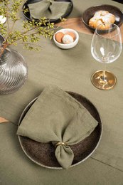 Linen table runner Moss