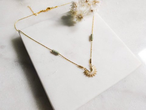 Litha Halskette, Khaki Sun Choker in Gold, Mattgold und Pailletten