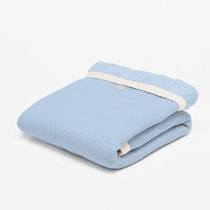 Cot blanket winter light blue - Soft Dots