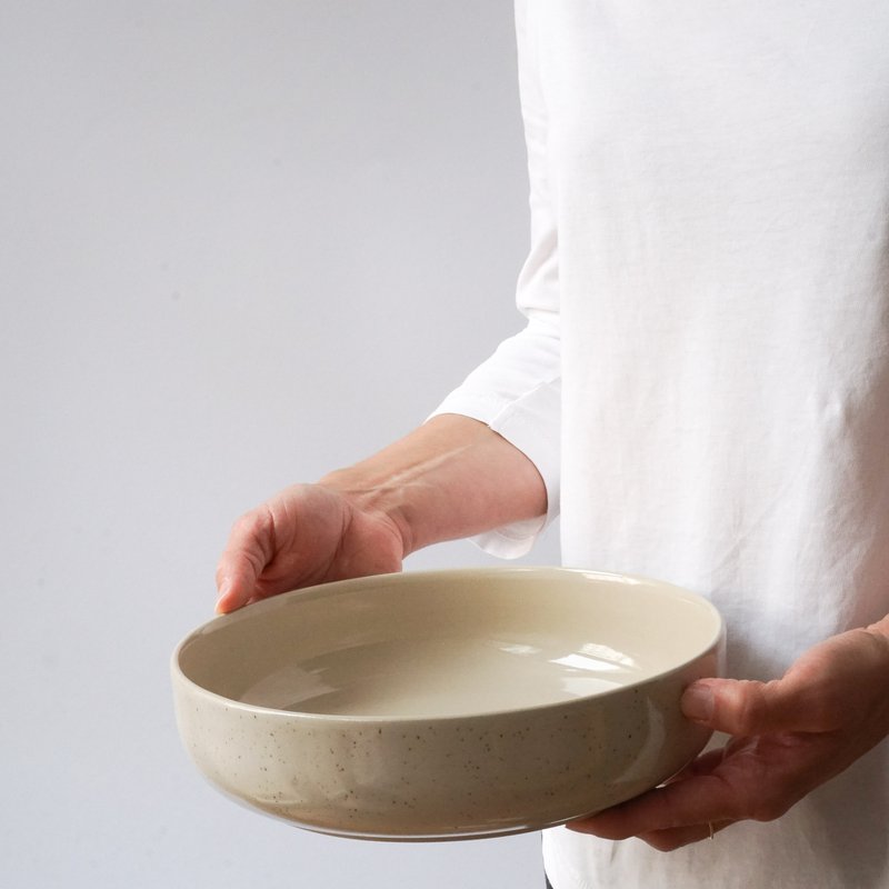 Bowl 22 cm with lid/plate Hollyhock - sand & speckles - 1,000 ml