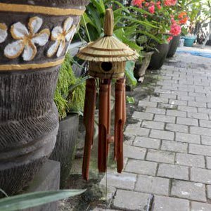 Rundes Vogelhaus aus Seegras mit Glockenspiel, 45 x 17 cm