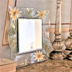 Quadratmauerspiegel in Murano -Glas, Gunst Geschenkidee, Blumengolddekoration cm. 37