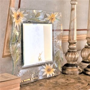 Quadratmauerspiegel in Murano -Glas, Gunst Geschenkidee, Blumengolddekoration cm. 37