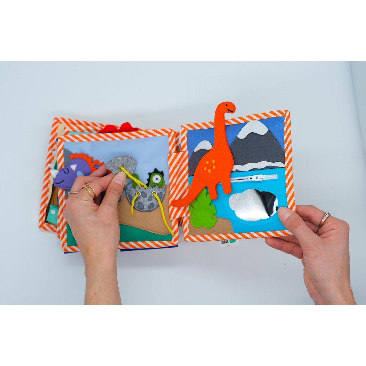 Dinosaur Friends – 6 Page Mini Quiet Book