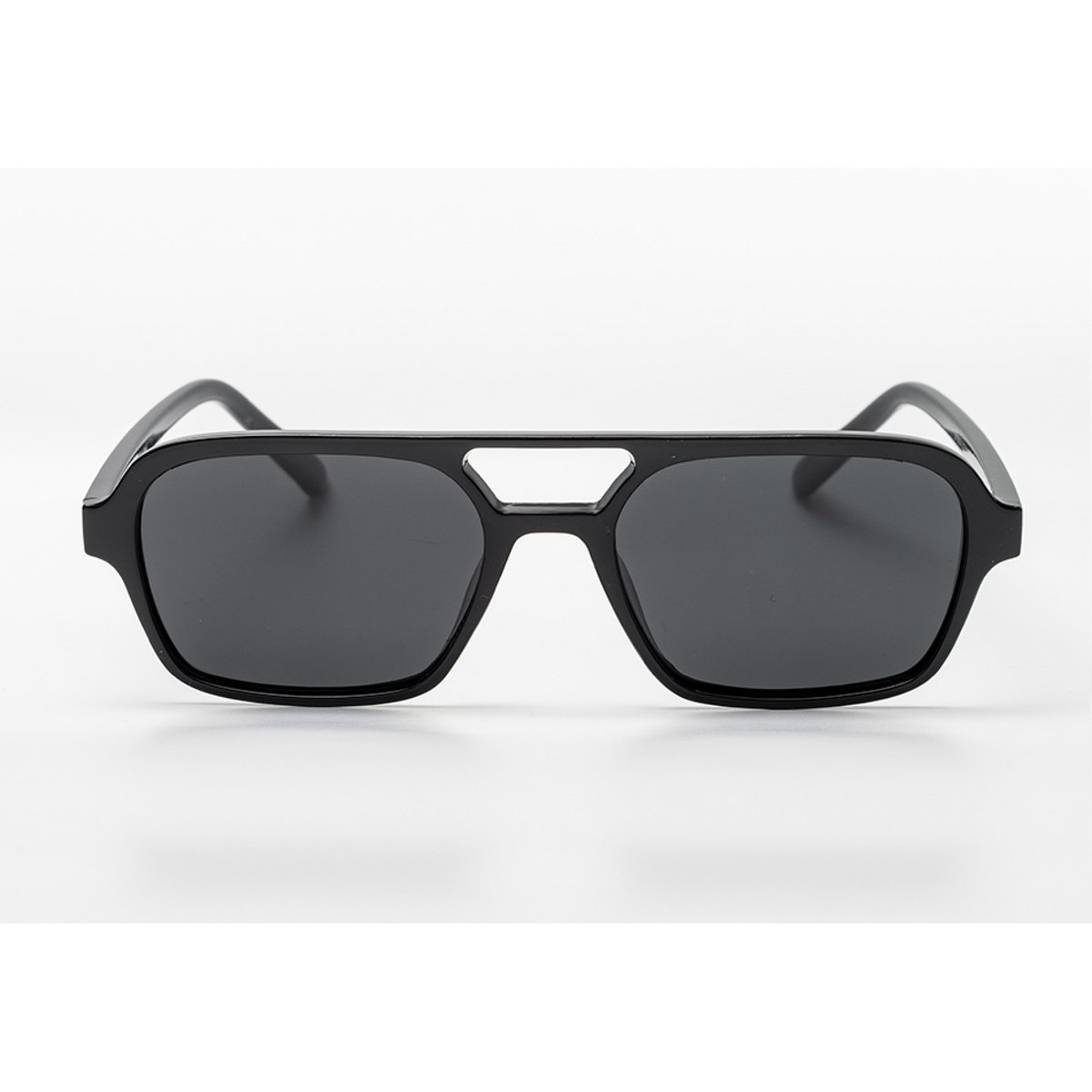 Gafas de sol unisex cuadradas negras UV400 – Minimal Everyday Eyewear