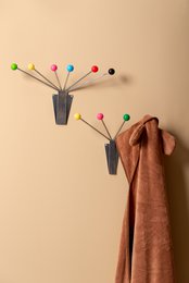 Hoedenrek Neptune Chroom met Gekleurde Ballen Groot