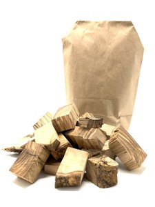 Smoking wood for smoking olives, here 1 kg chunks or wooden blocks
