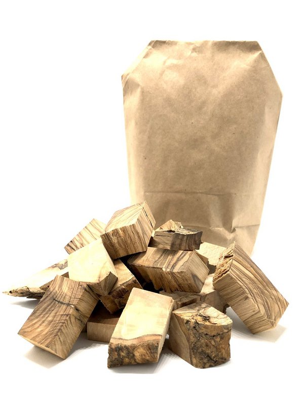 Rookhout voor het roken van olijven, hier 1 kg brokken of houten blokken