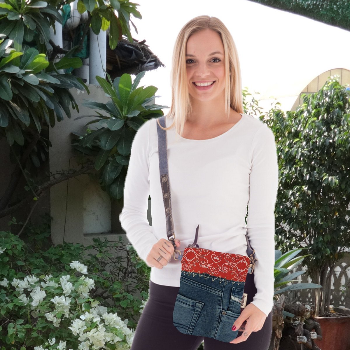 Petit sac bandoulière femme Sunsa. Sac bandoulière en jean et toile upcyclés. Sac à main style rétro vintage. Sac bandoulière pour femme.