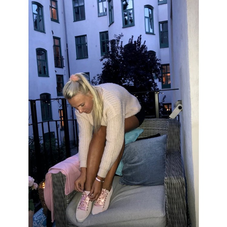 Støvede silke snørebånd