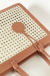 CORAL CHAÎSE CARRÉ HANDBAG