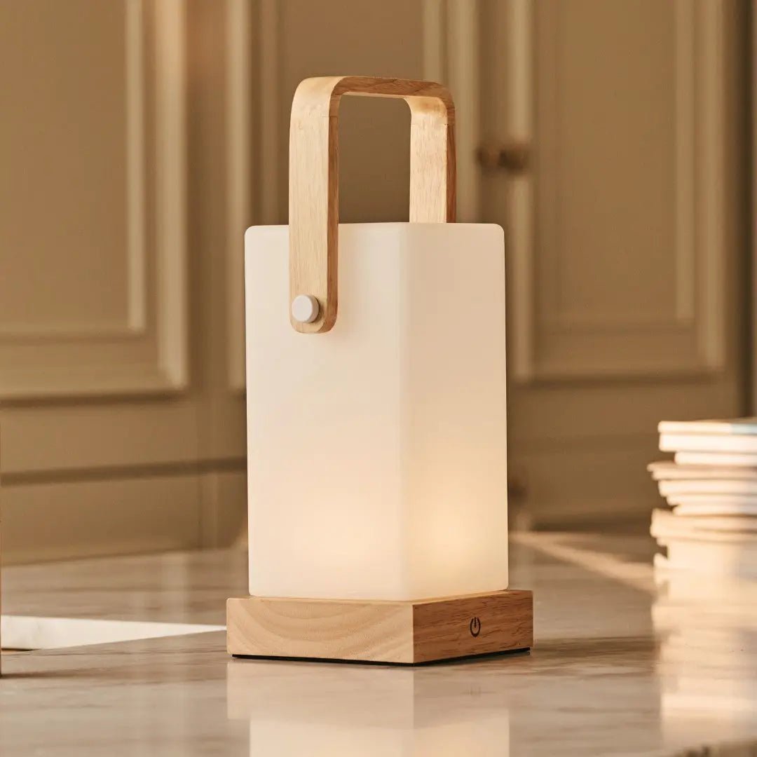 Harper Hellbraune wiederaufladbare Holzlampe