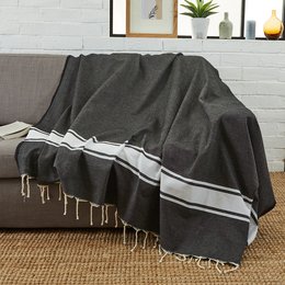 Classic XXL Fouta and throw - 200x300 cm, available in noir, rouge, sahara, gris calcé, bleu canard, olive, bleu océan, jaune moutarde, and taupe. This large, versatile beach towel or throw features a soft, absorbent cotton material with decorative striped trim.