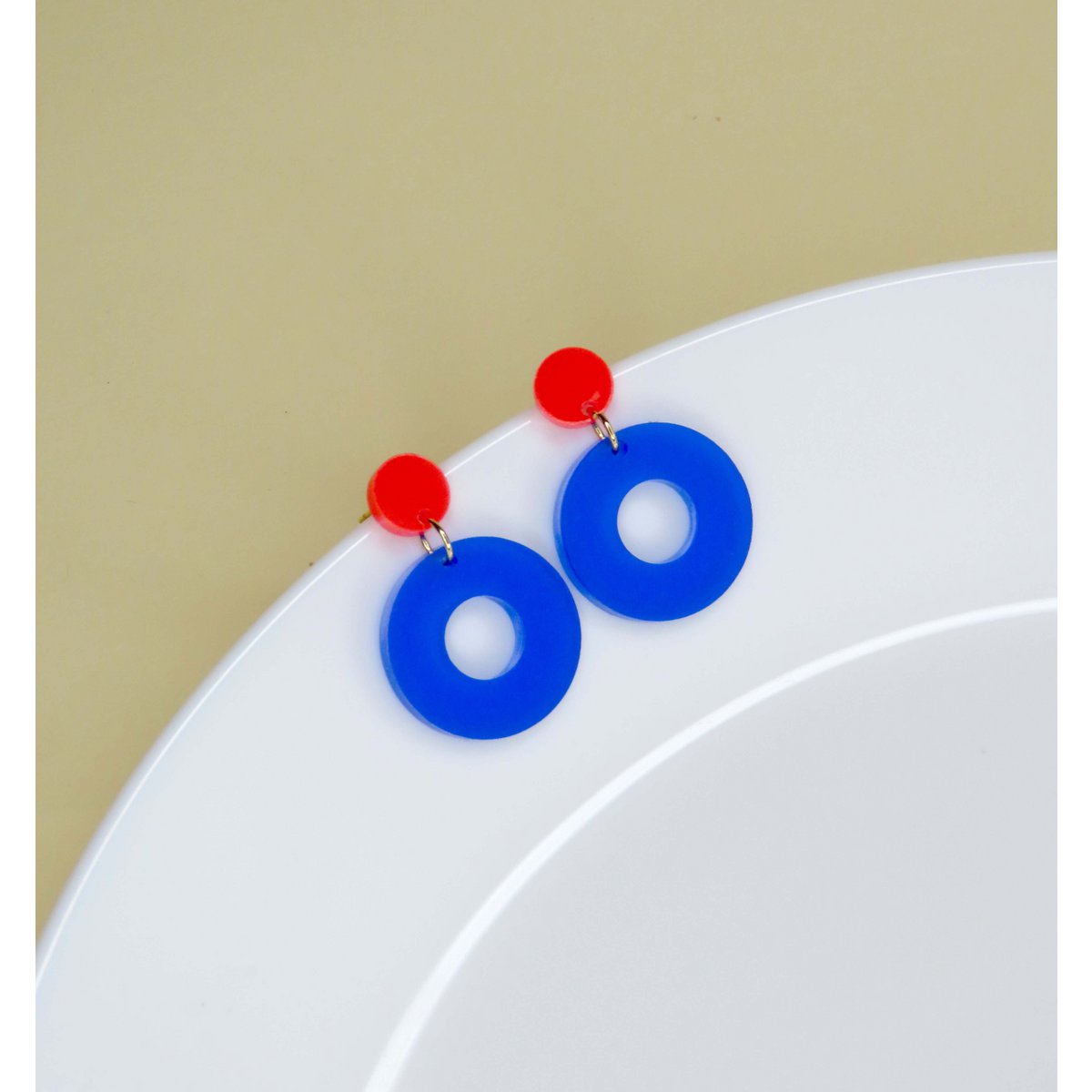 Colorblock Circle stud earrings in fire red ink blue