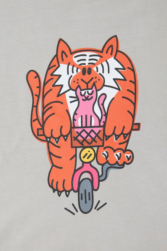 SCHWERES BASIC-T-SHIRT MIT GRAFIK „PEDAL FASTER“.