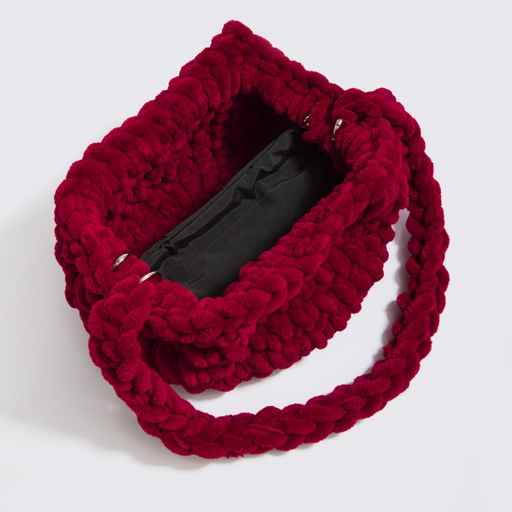 “Dolce velours” gehaakte schoudertas met waterdicht etui kersenrood