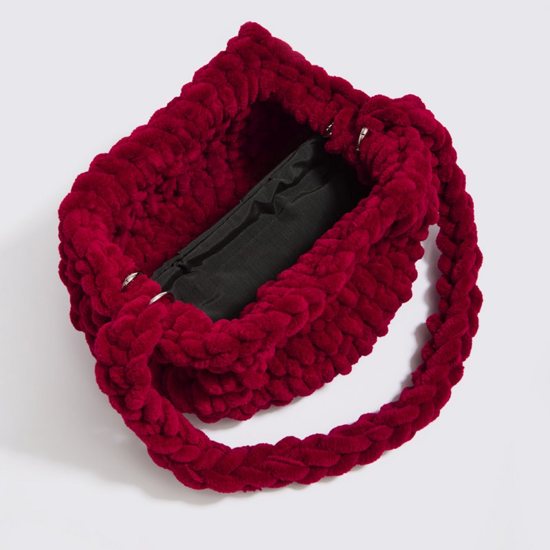 “Dolce velours” gehaakte schoudertas met waterdicht etui kersenrood