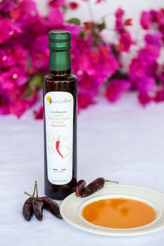 Dressing gemaakt van extra vergine olijfolie & chili 250ml