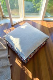 n.76 Cuscino da terra e Pouf