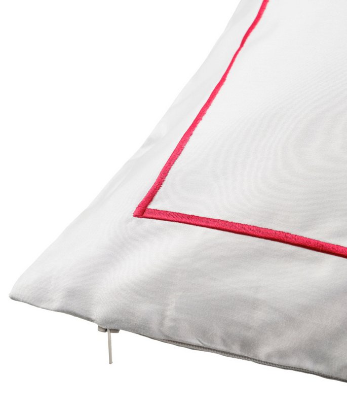 Sateen pillowcase White with cyclamen stitching