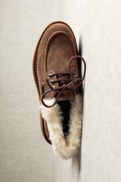 SAILOR RHUM BROWN – Wildleder-Bootsschuh mit dicker Sohle und Kunstpelzkragen