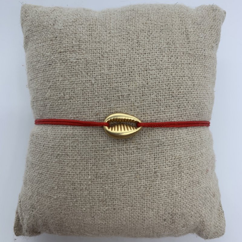 Small Golden Shell Bracelet