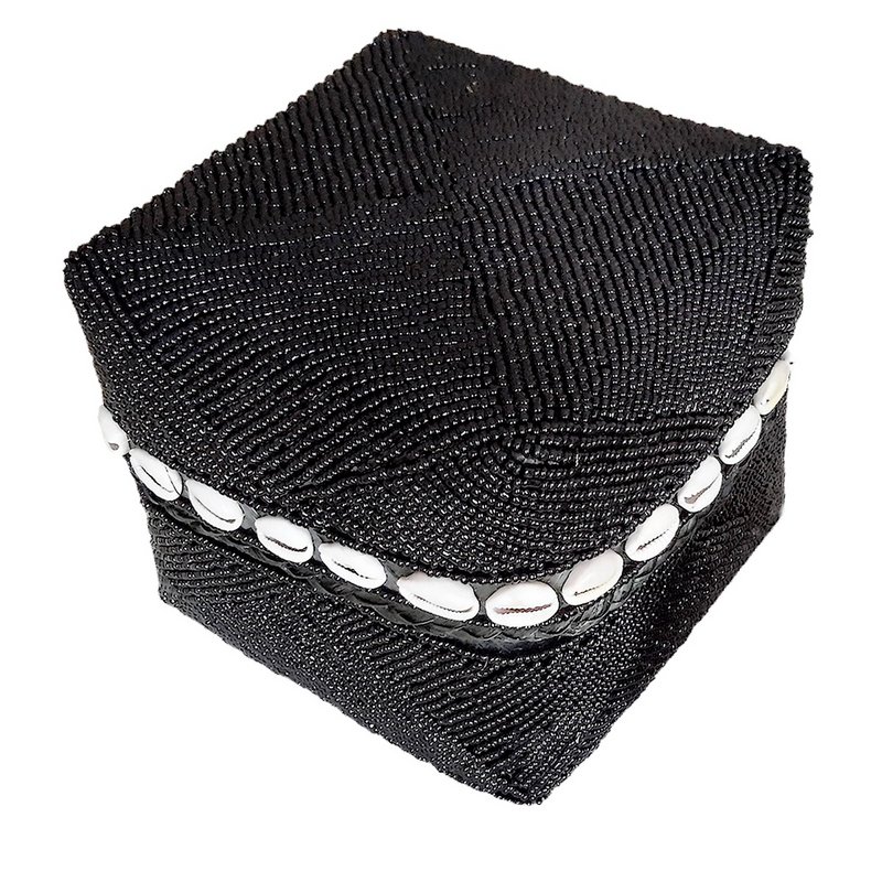 Caja balinesa negra