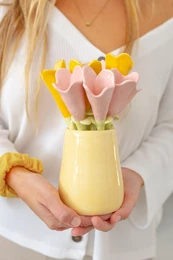 Ceramic Tulip – Handmade Decorative Flower Stem (14–16 cm)