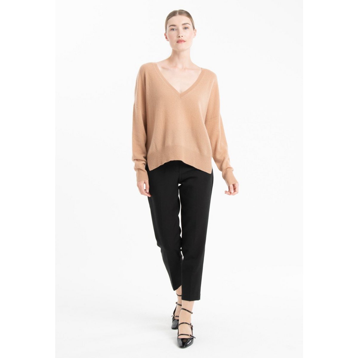 NAMI 23 Maglia scollo a V in cashmere con fascia colore cammello/beige