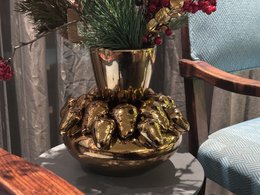 Hand Made Golden Strawberry size:22*23 Hoog