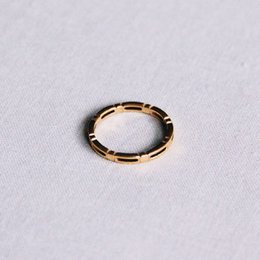R609: anello minimalista in acciaio inossidabile con cubi - oro